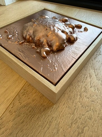 The Mending Heart Art Framed in Raw Oak 30x30 cm